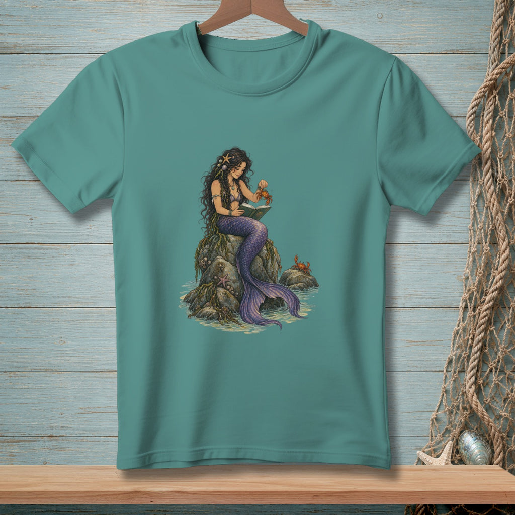 T-shirt with a mermaid reading to a crab on a rock.